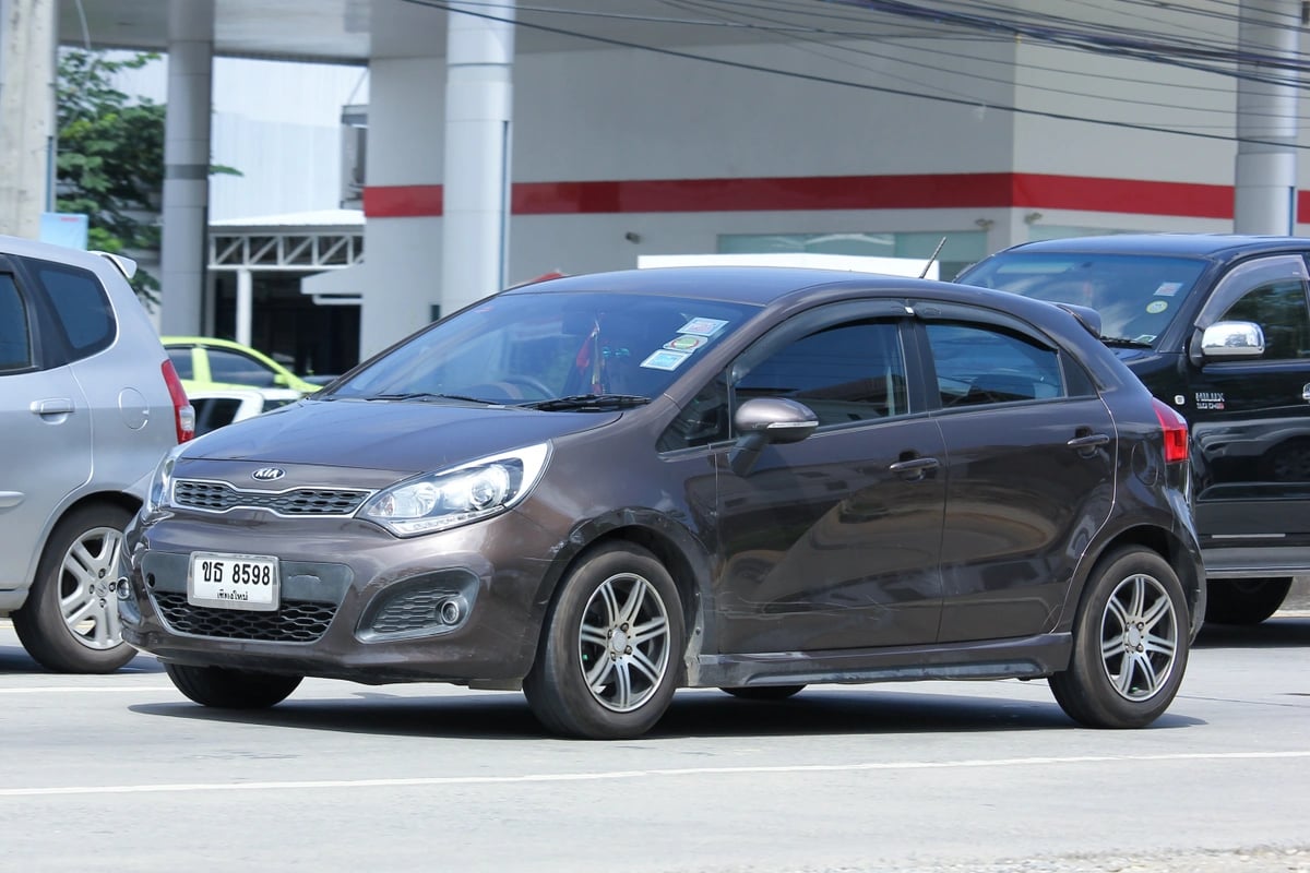 kia rio compact car