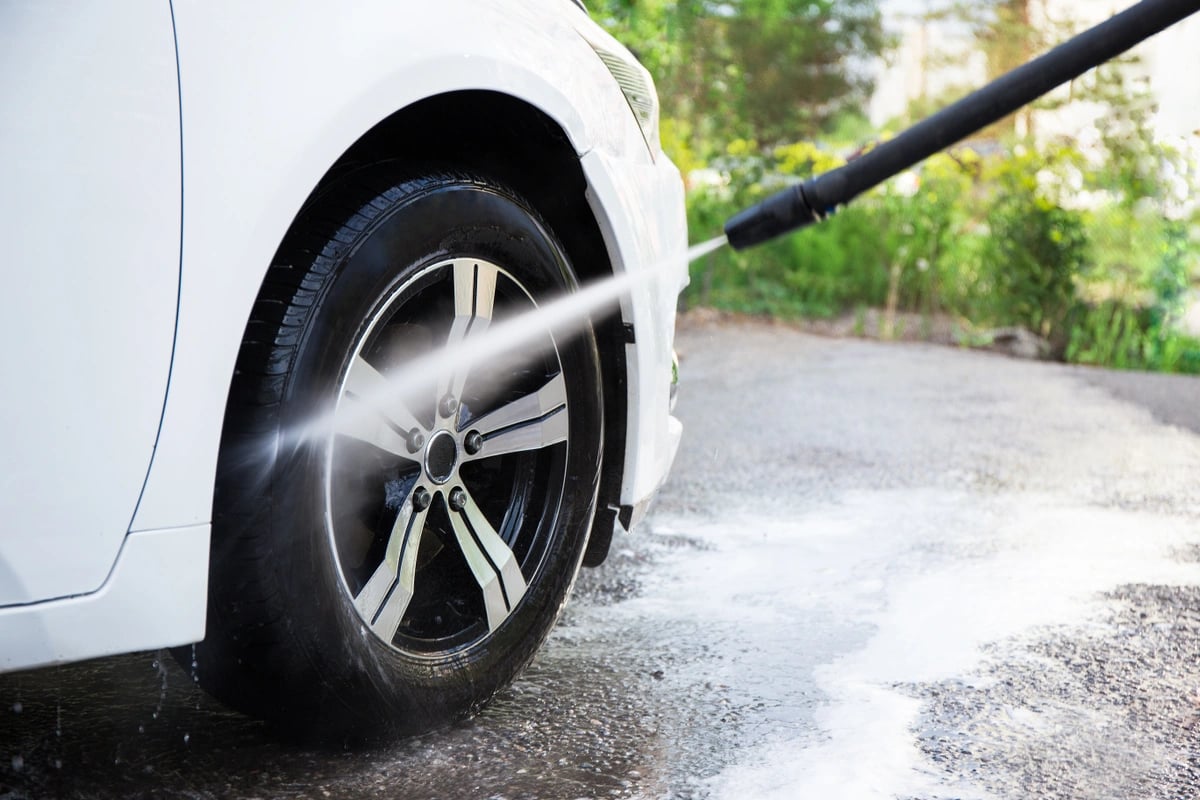 cleaning chrome rims with a hose